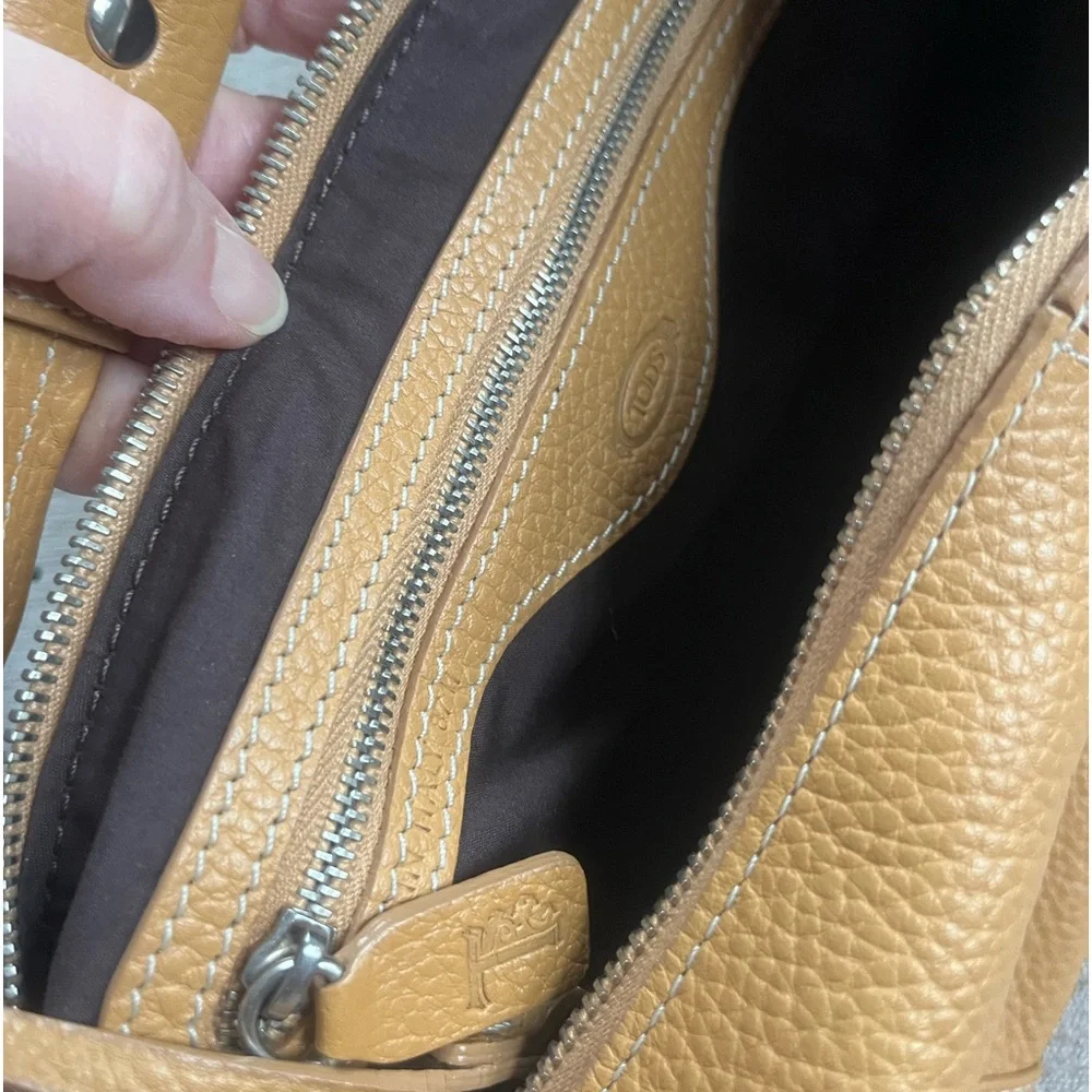 Tod’s Butterscotch Colored Pebbled Leather Hobo Bag. - Picture 10 of 16